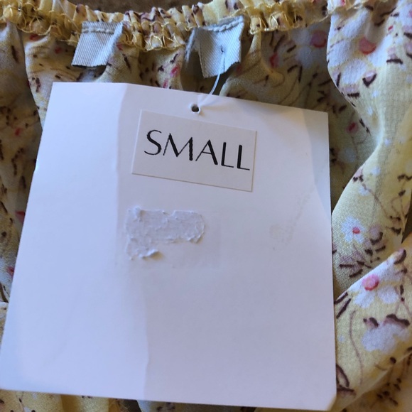 NWT yellow floral sheer crop top - Picture 3 of 9